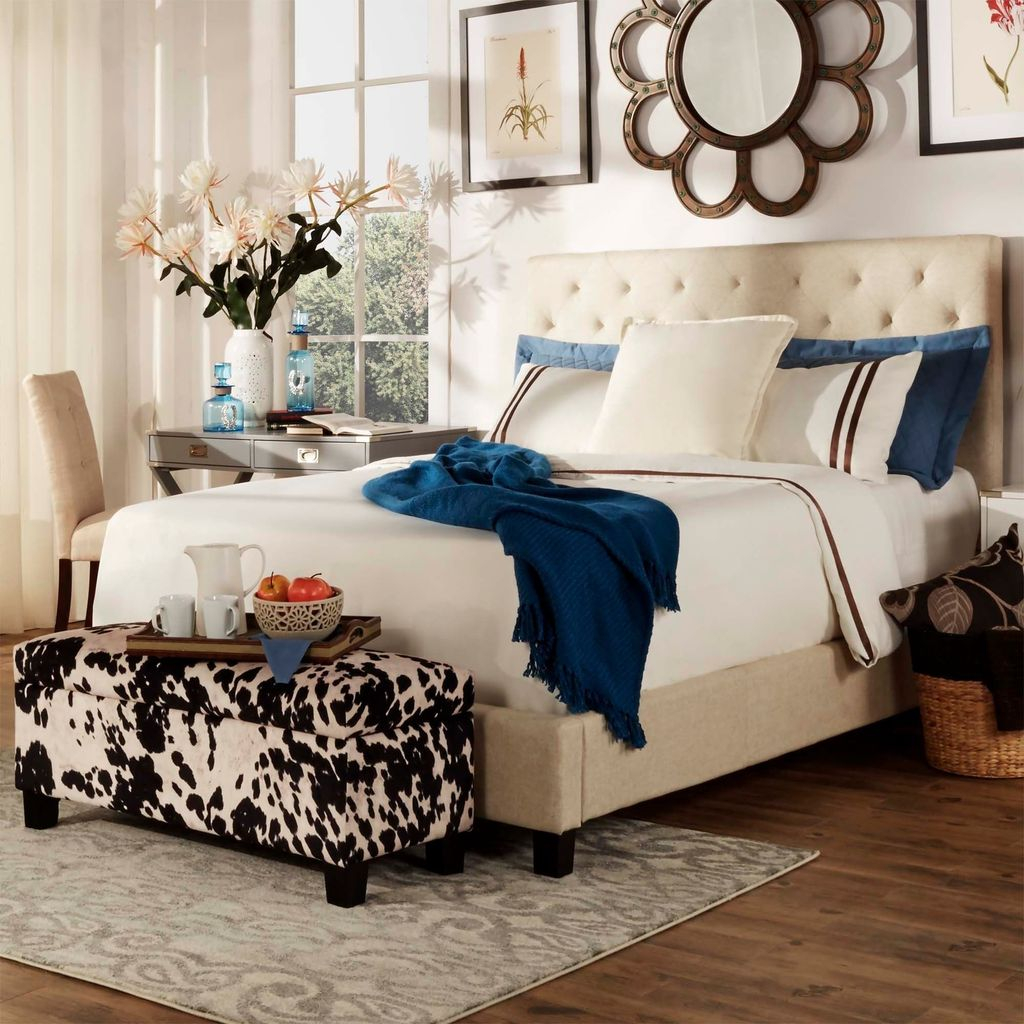An amazing grey headboard to perfect your bedroom