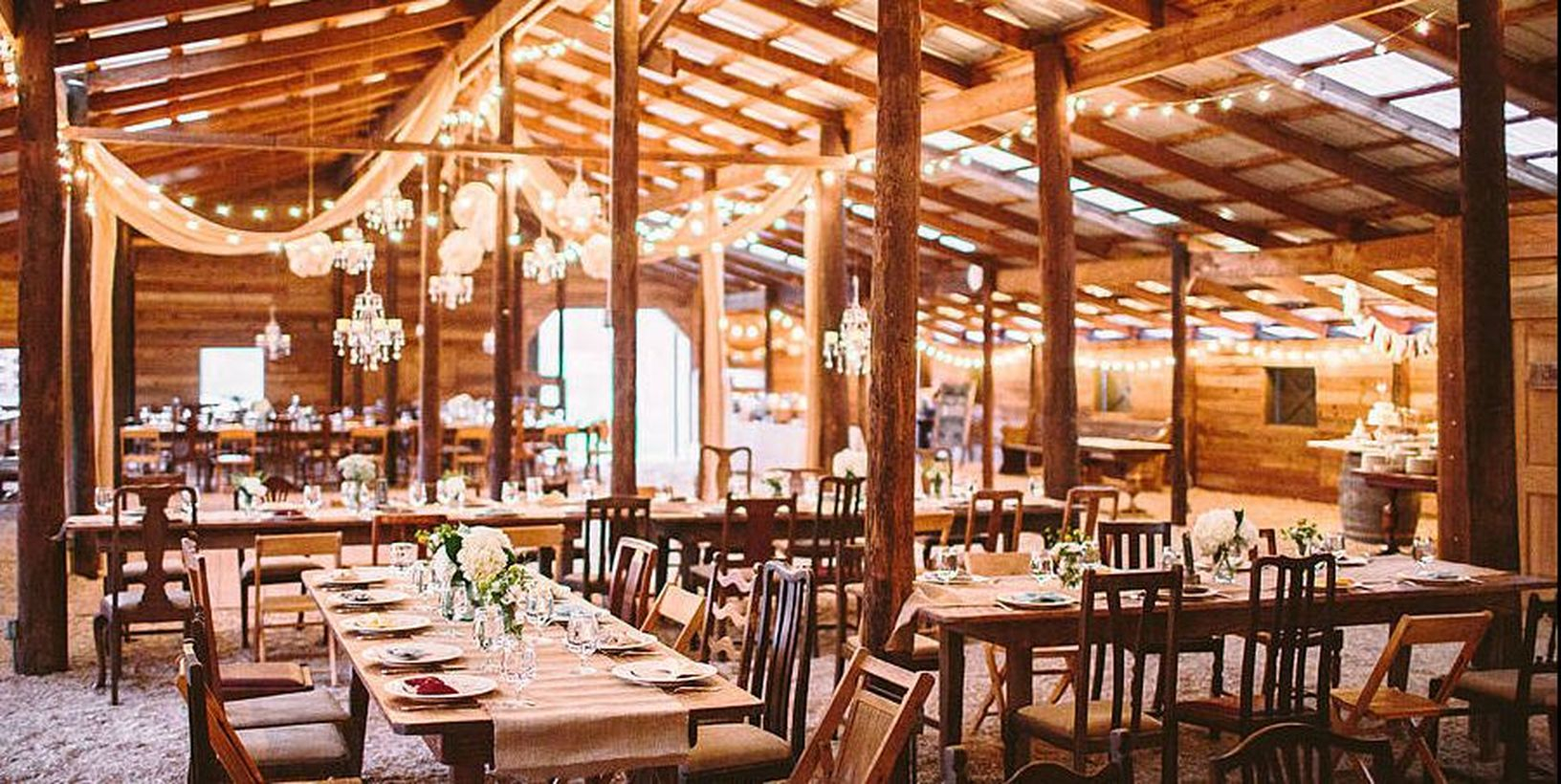 An amazing indoor venue for fall wedding with classic southern chic a fantastic blank canvas, for your dream wedding.