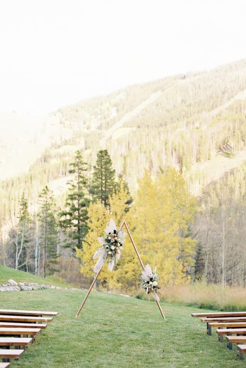 An impressive outdoor venue for fall wedding with beano’s cabin provides an idyllic mountainside setting for your nuptials, with a golden-hued backdrop that goes on for miles and miles.