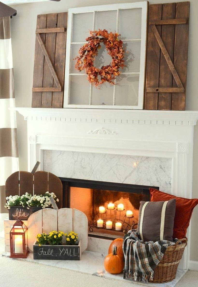 Beautiful dry leaves wreaths to provide comfort for you