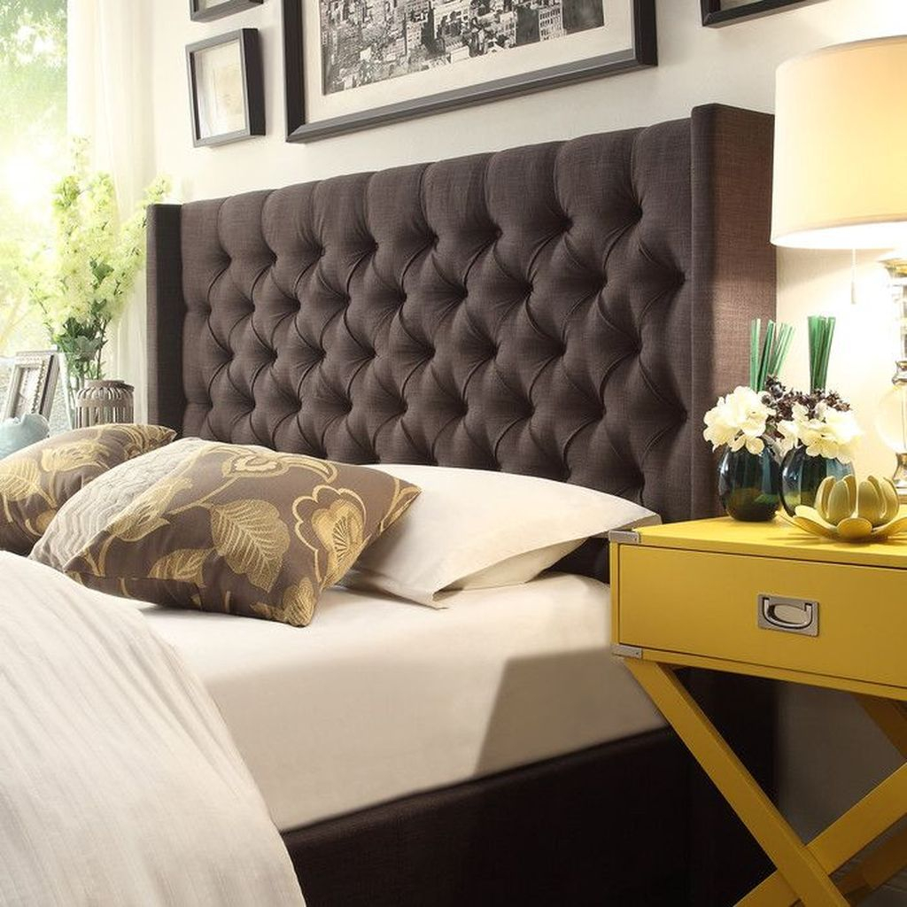 Brown headboard to perfect your modern bed
