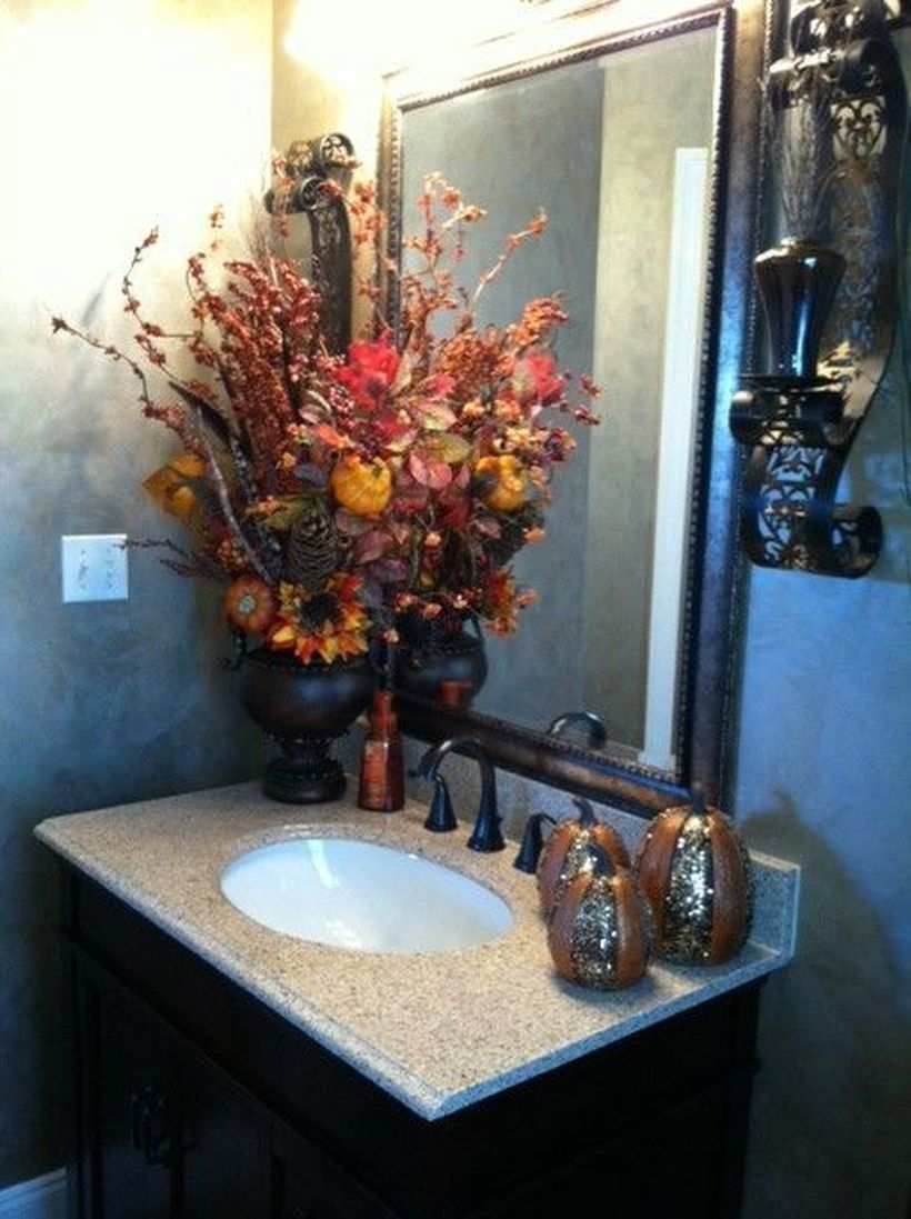 Decorative floral arrangement