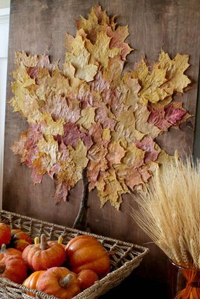 Dry leaves garlands with oversize leaf artwork for home wall decoration