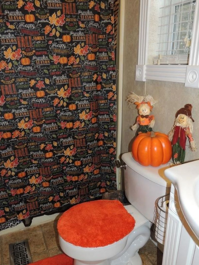 Gourd and doll decorations