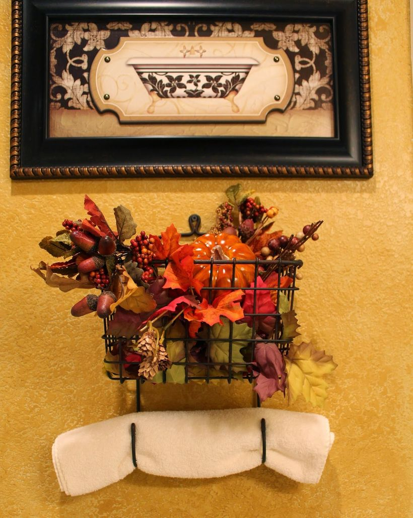 Haging iron wall to save pumpkin