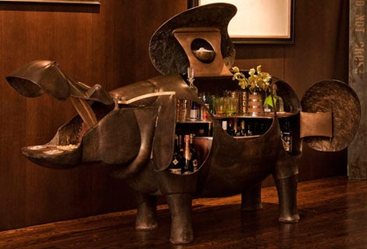 Sculpture bar