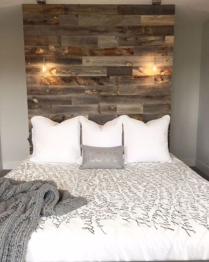 Wooden pallet headboard