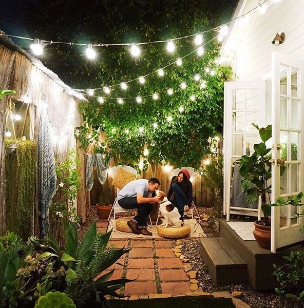 An amazing lighting for front porch