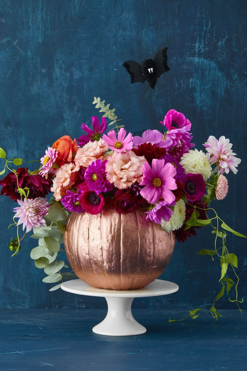 Simple diy fall ornaments with pumpkin vase flower for centerpiece decoration