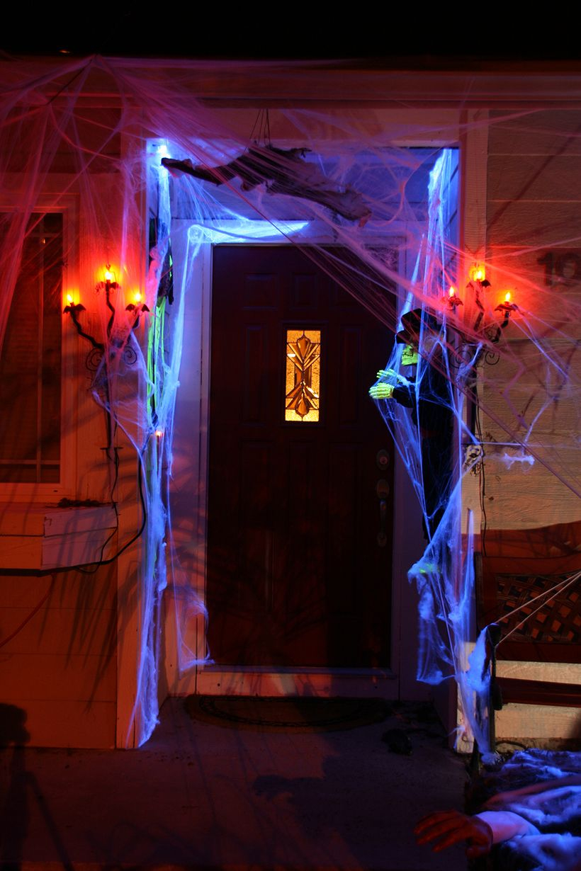 Attractive spooky door