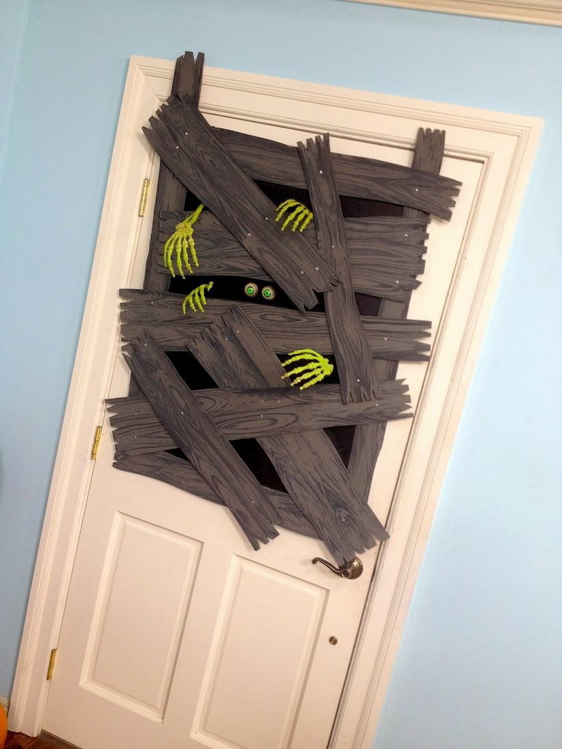 Brains halloween door decoration