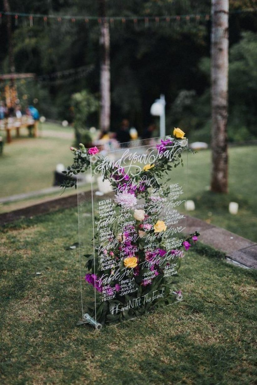 Creative industrial geometric wedding decoration with combination acrylic and floral for modern wedding