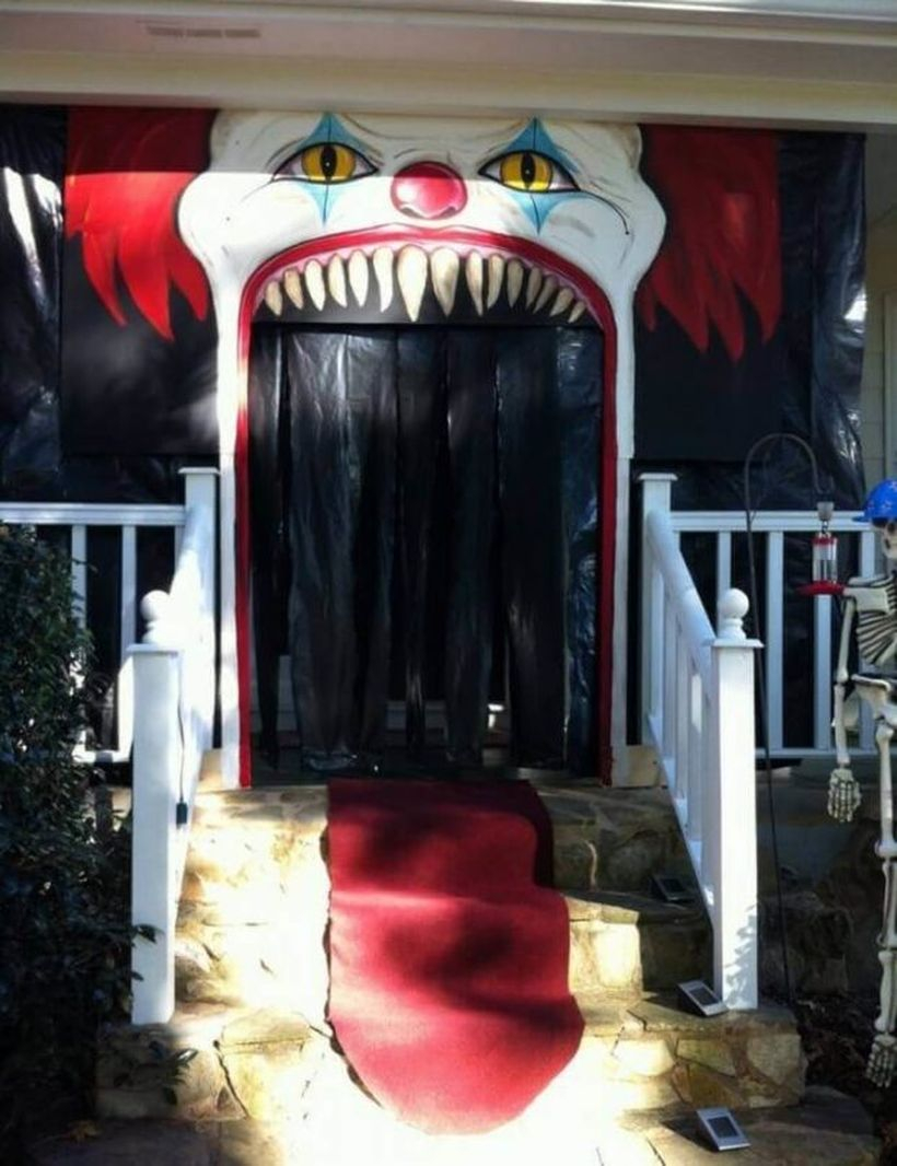 Creepy clown halloween door.