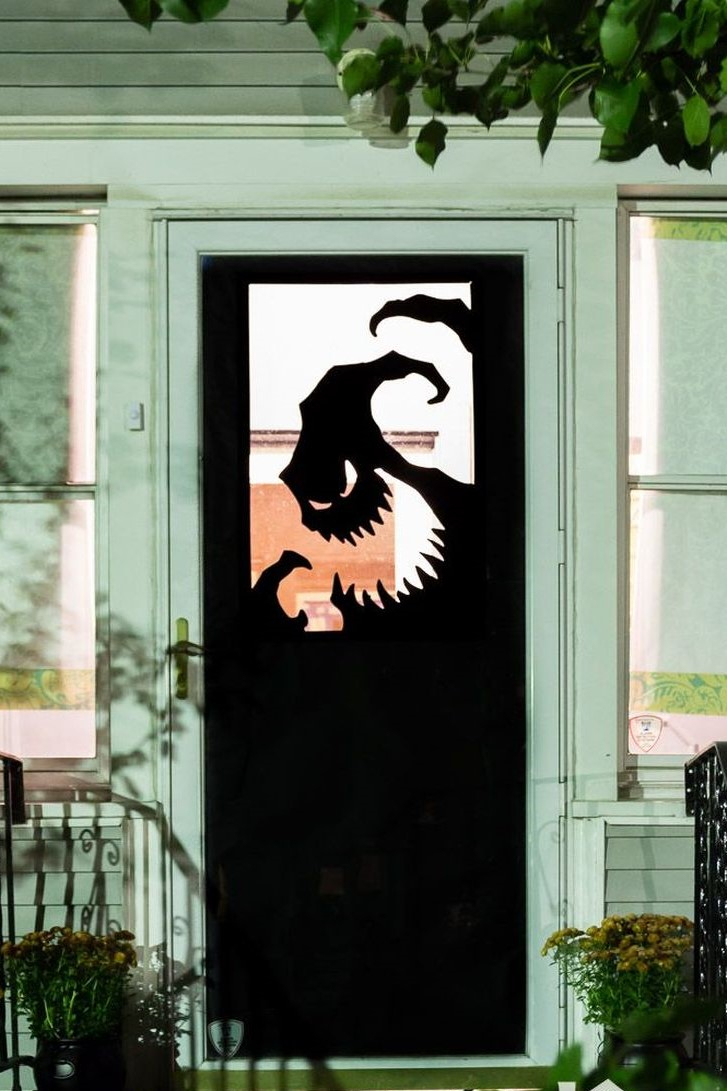 Oogie boogie door decal