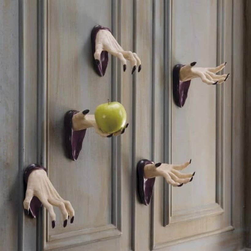 Poison apple halloween door.