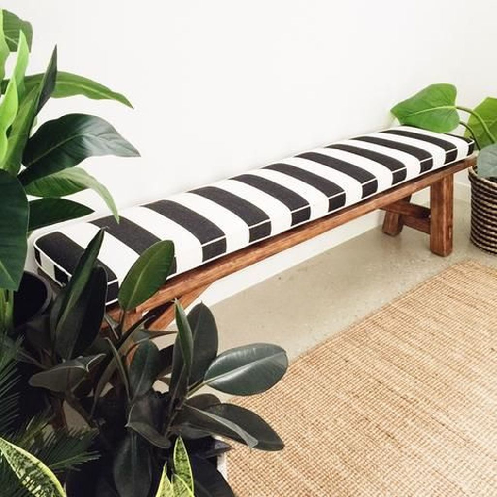 Striped bench to perfect your outdoor design