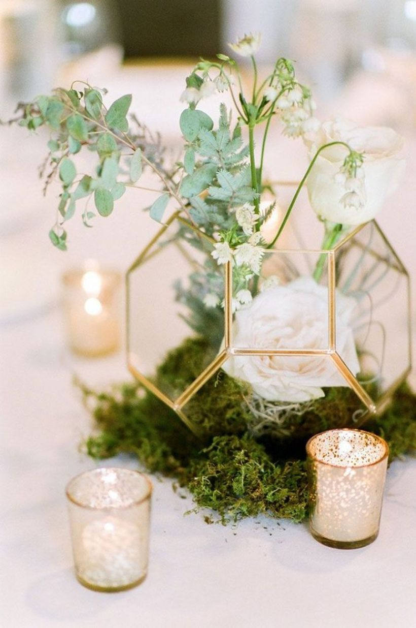 Stylish industrial geometric wedding decoration with metallic geometric terrarium to look beauty