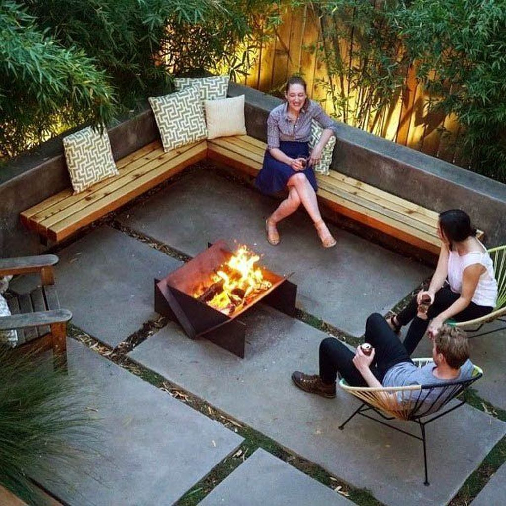 Wooden bench to perfect your beackyard