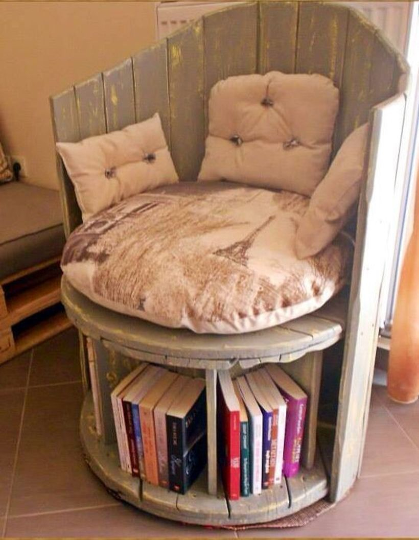 Creative chair and bookshelf with wooden spool