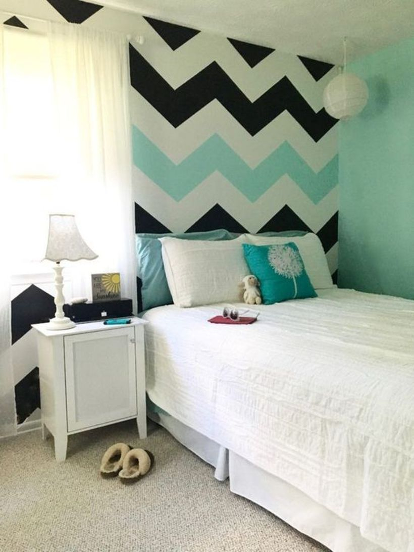 Gorgeous striped painted wall design for your bedroom to make your bedroom more amazing