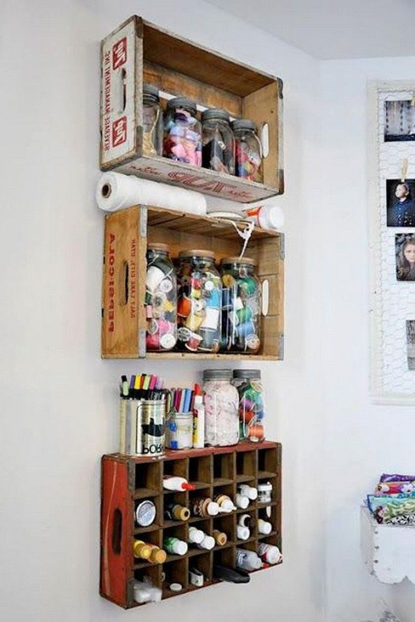 Hanging wooden box to store toiletries