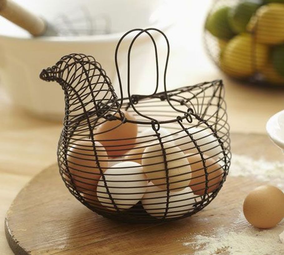 Iron basket shape rooster
