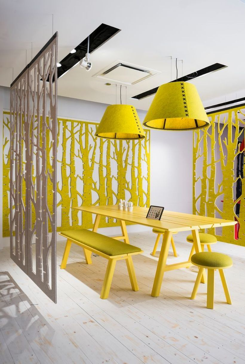 Plastic room divider formed like a tree