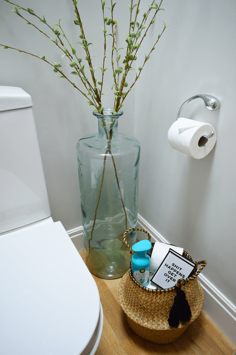 Rattan basket to store toiletries