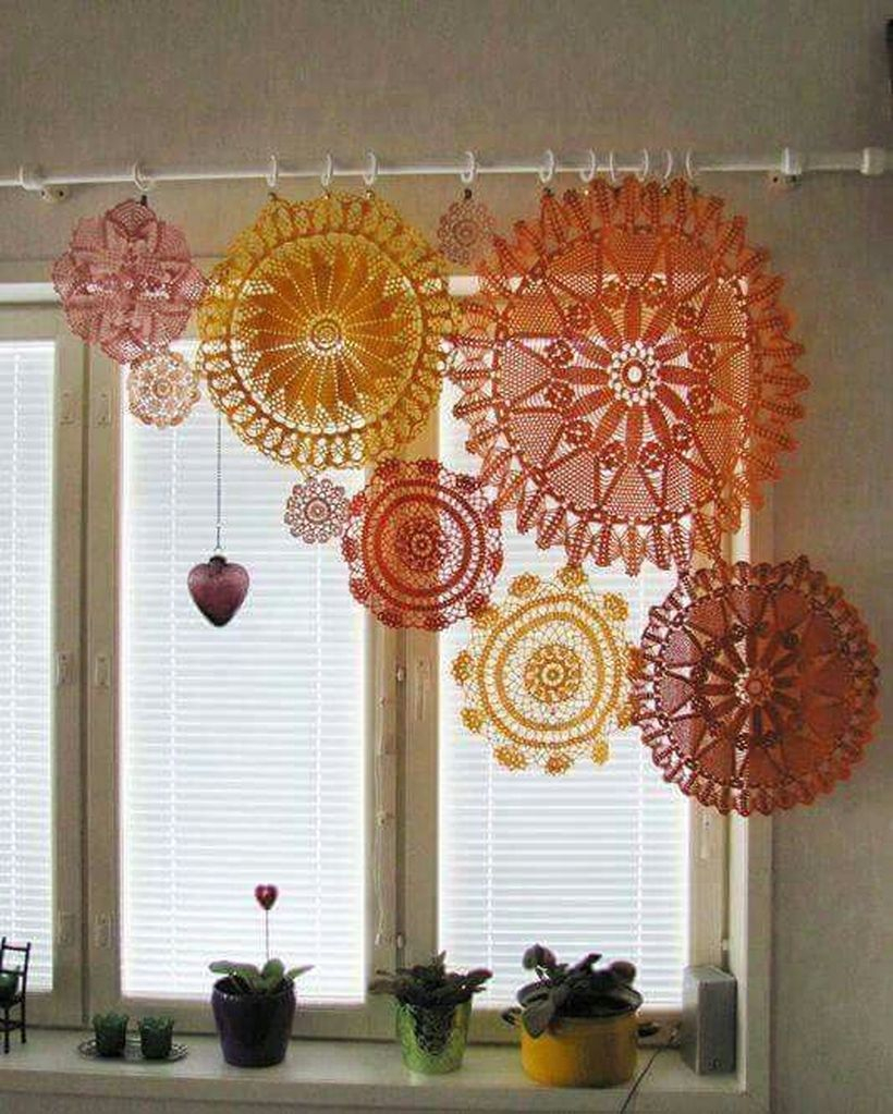 Roun red pattern curtain