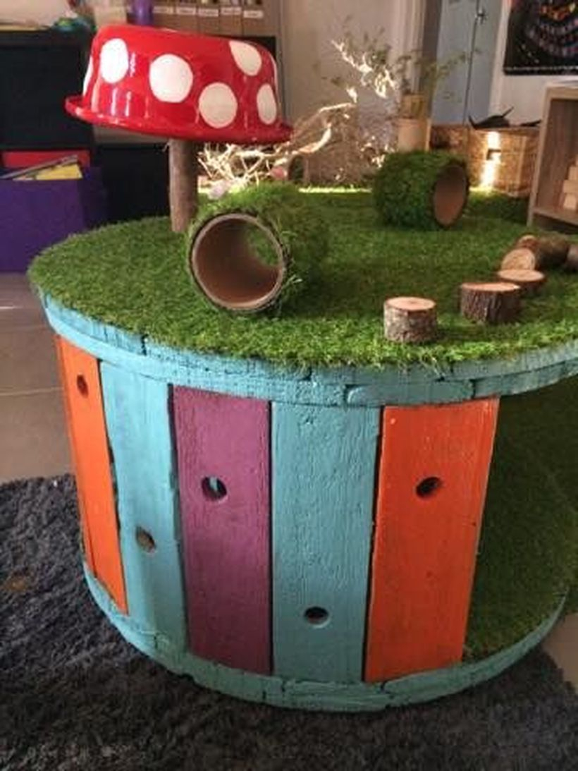 Round wooden pallet table