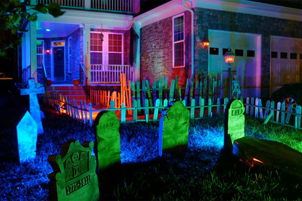An amazing outdoor decorating for garden with creepy and colorful cemetery to make your spooky outdoor decoration in this halloween