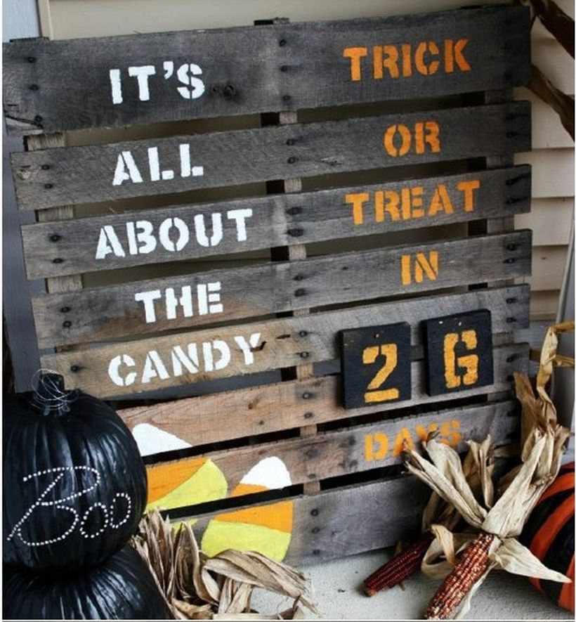 Black wooden pallet sentence board countdown and black pumpkin ideas