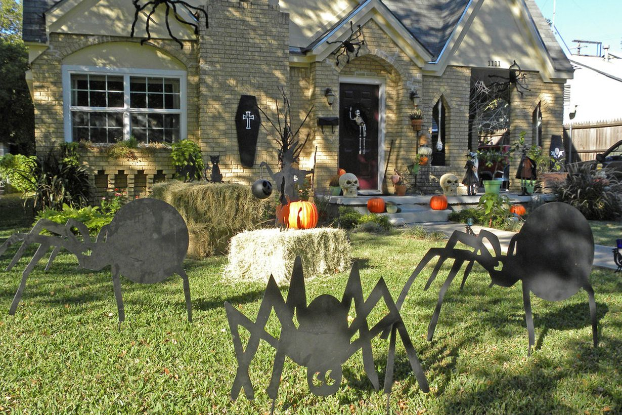 Diy halloween decorations with homemade spider