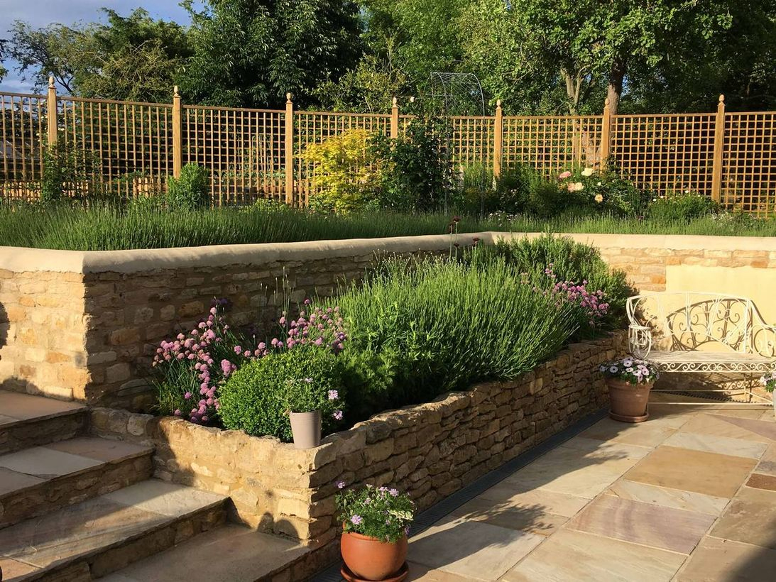 Garden trellis screening ideas