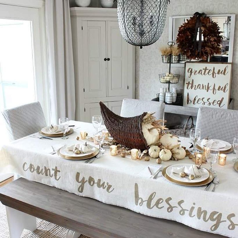 Grateful-blessing-thanksgiving-table-cloth-for-celebration.-