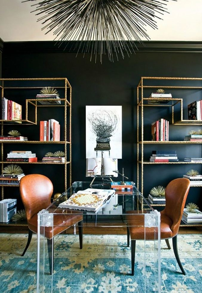 Iron shelf to organize your book