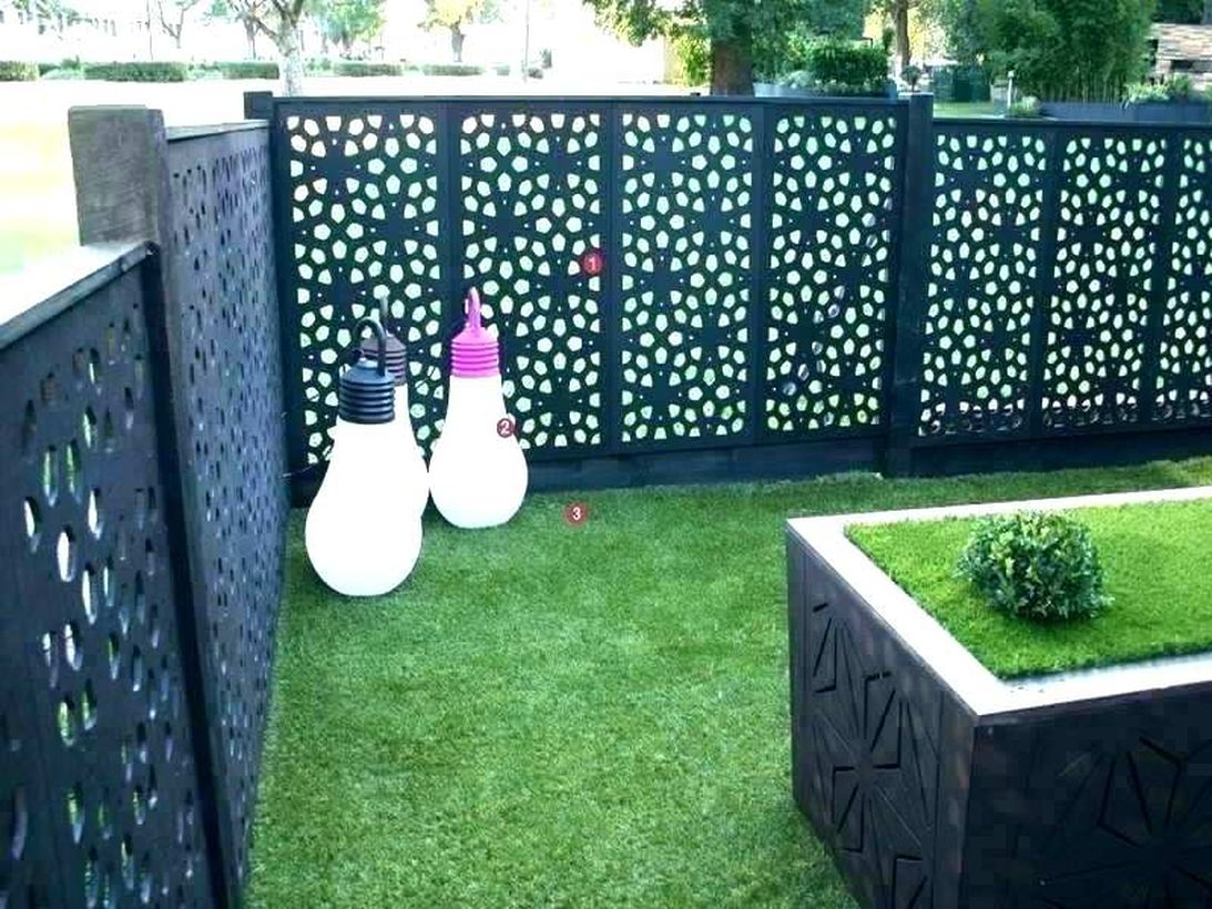 Metal garden screen