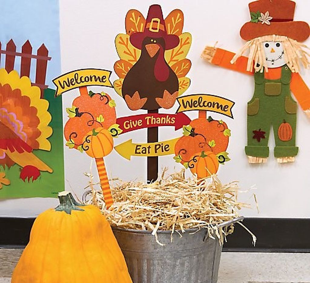 10 Awesome Classroom Thanksgiving Decoration Ideas ~ Matchness.com