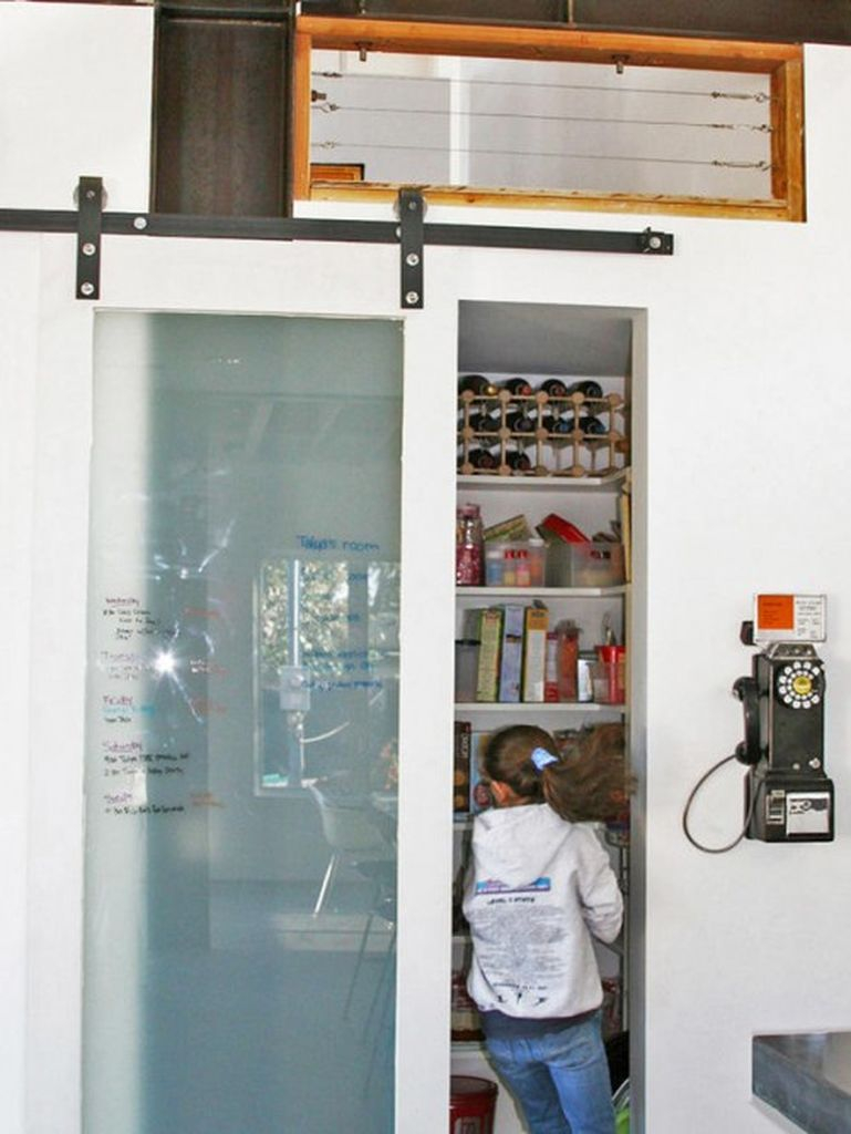 Sliding door to hide your pantry food