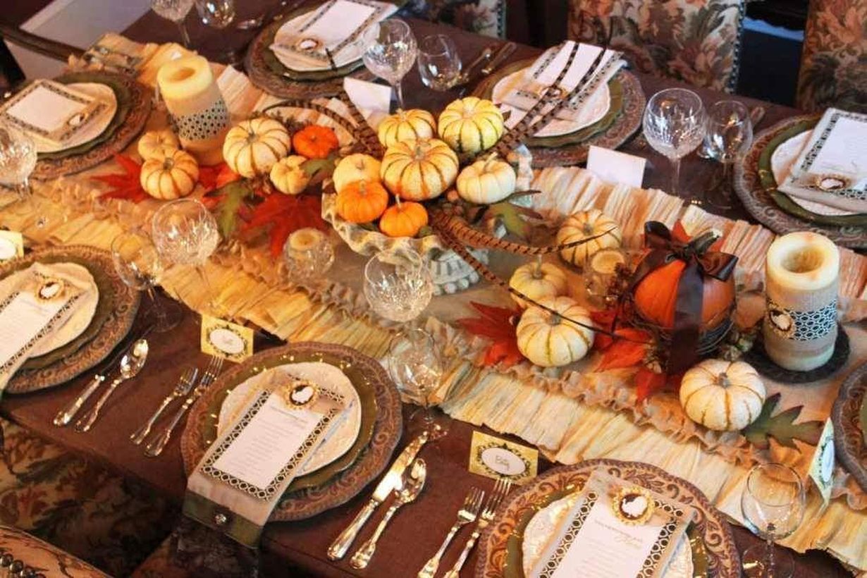 Tags-with-thanksgiving-invitation-for-dinner.-