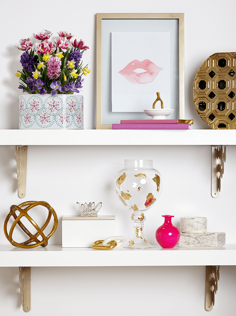 White shelf to perfect your home