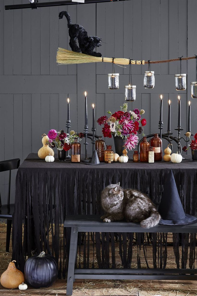 Arrangement centerpiece with decorative lighting