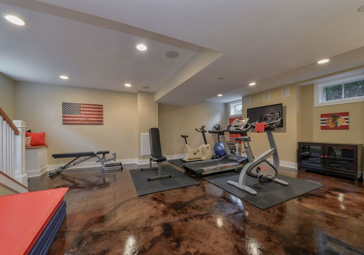 Basement with gym room decoration