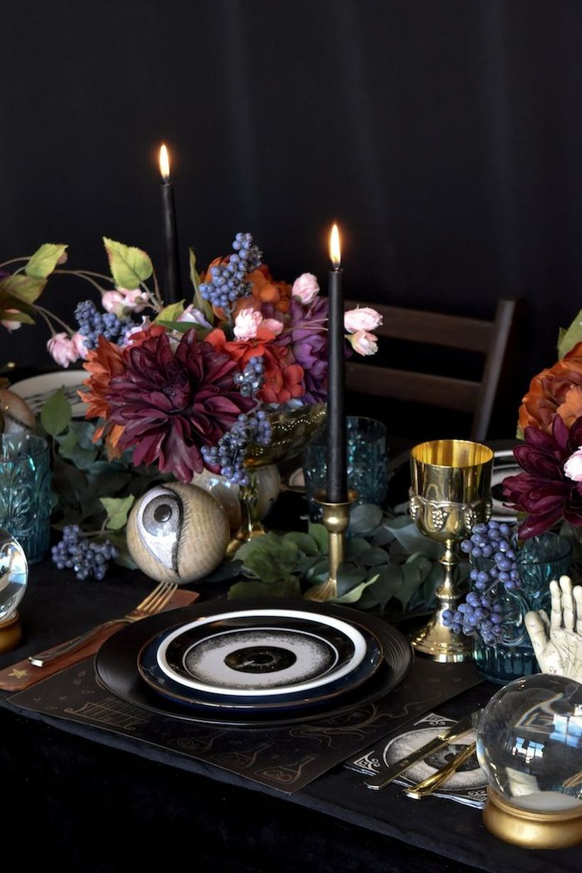 Flower centerpiece with eye spooky