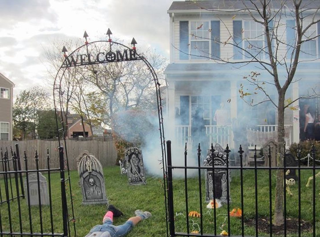 Halloween decoration outdoor welcome with grave arrangement