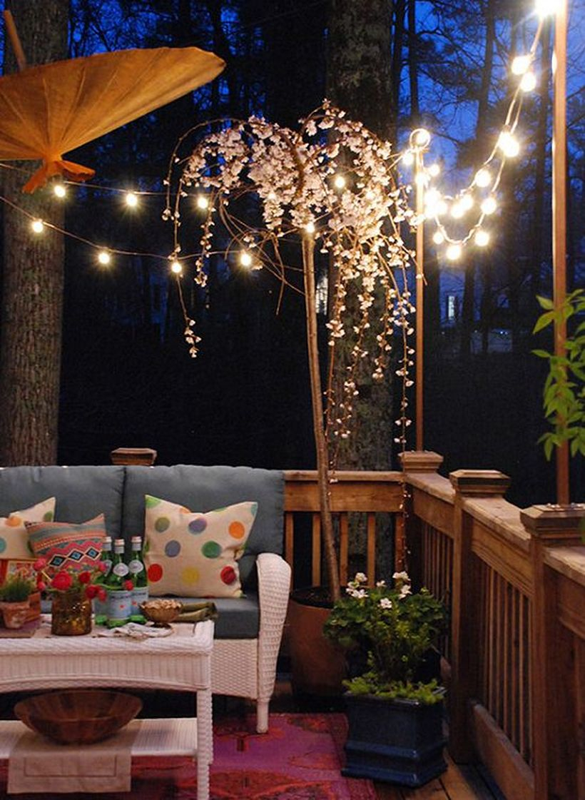 Simple string lamps decor