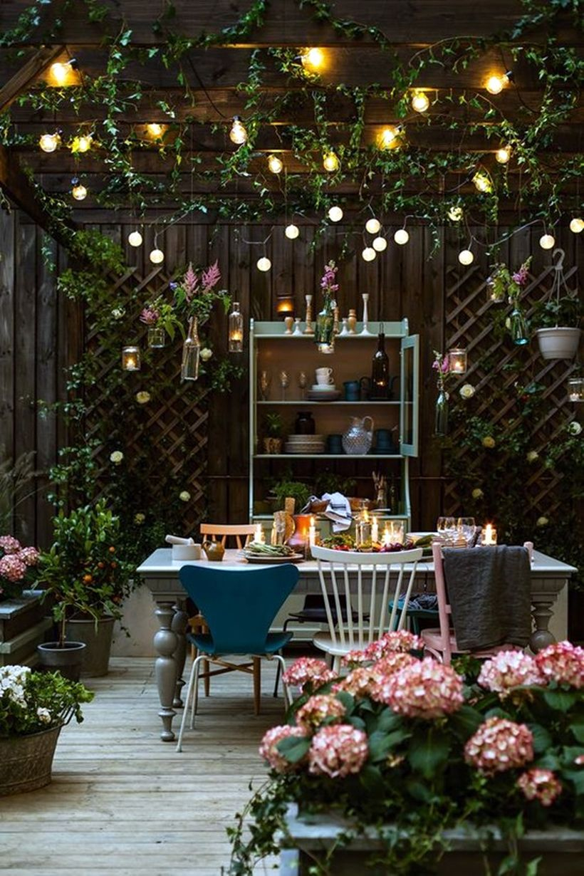 Small yellow lamps decoration