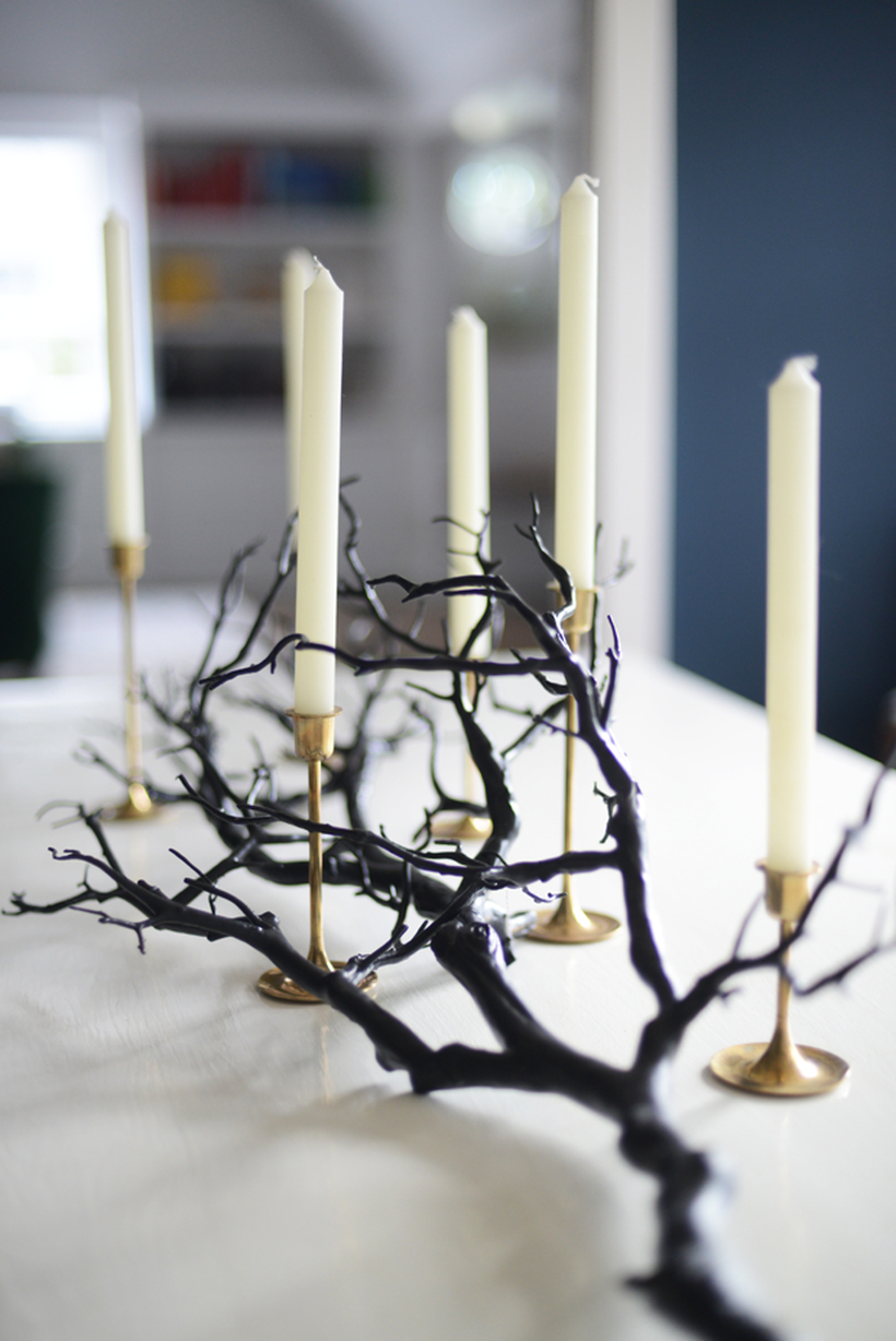 Spooky branch centerpiece for your dining room