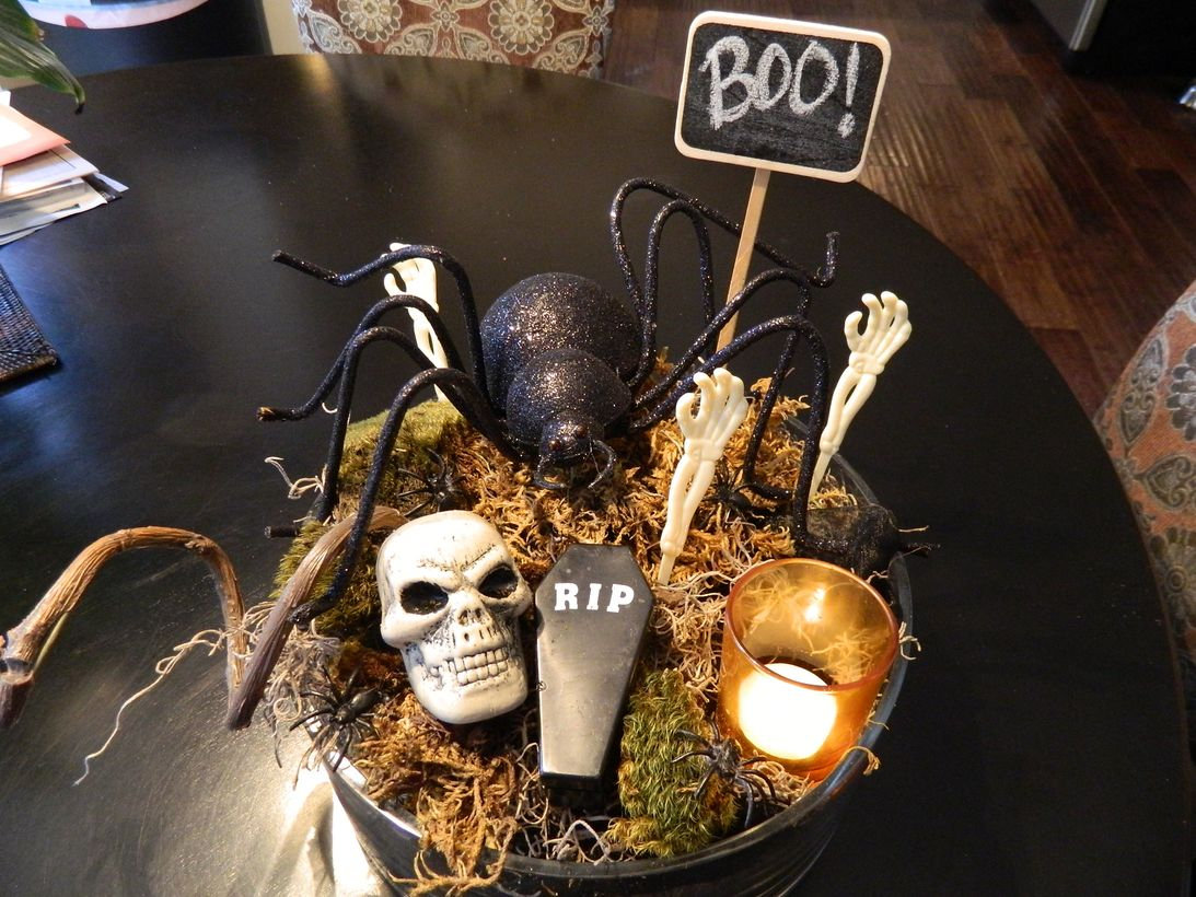 Spooky halloween centerpiece