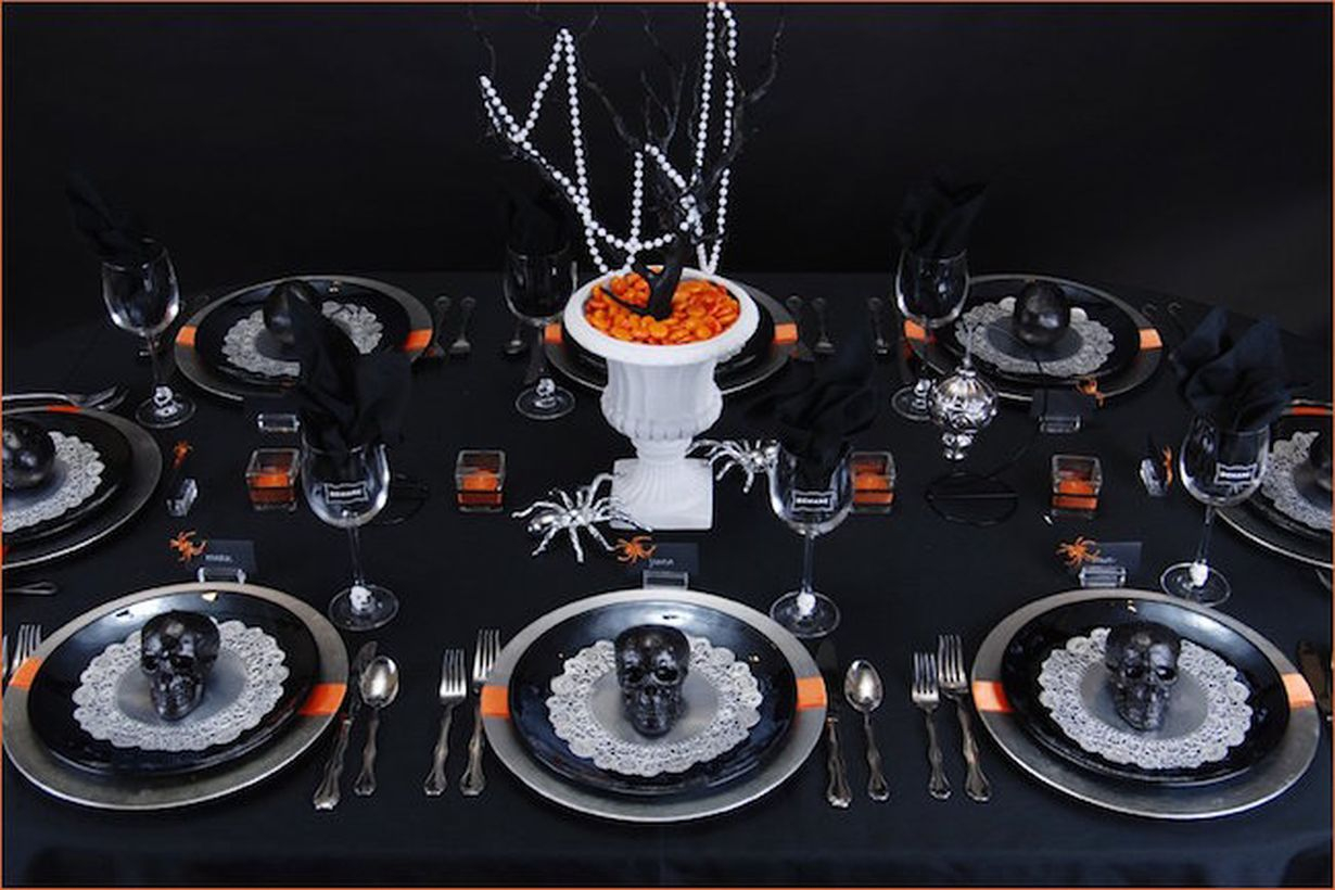 Twigs centerpiece with black skulls and spider